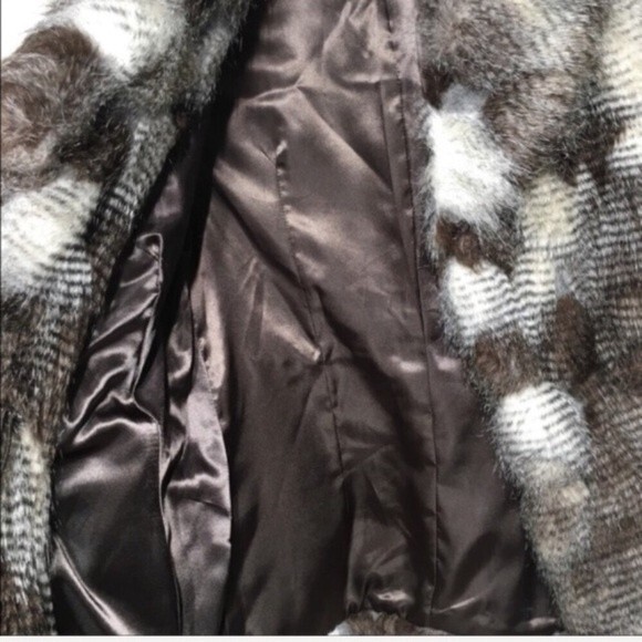 Romeo & Juliet Couture Faux Fur Vest S NWOT - Picture 5 of 8
